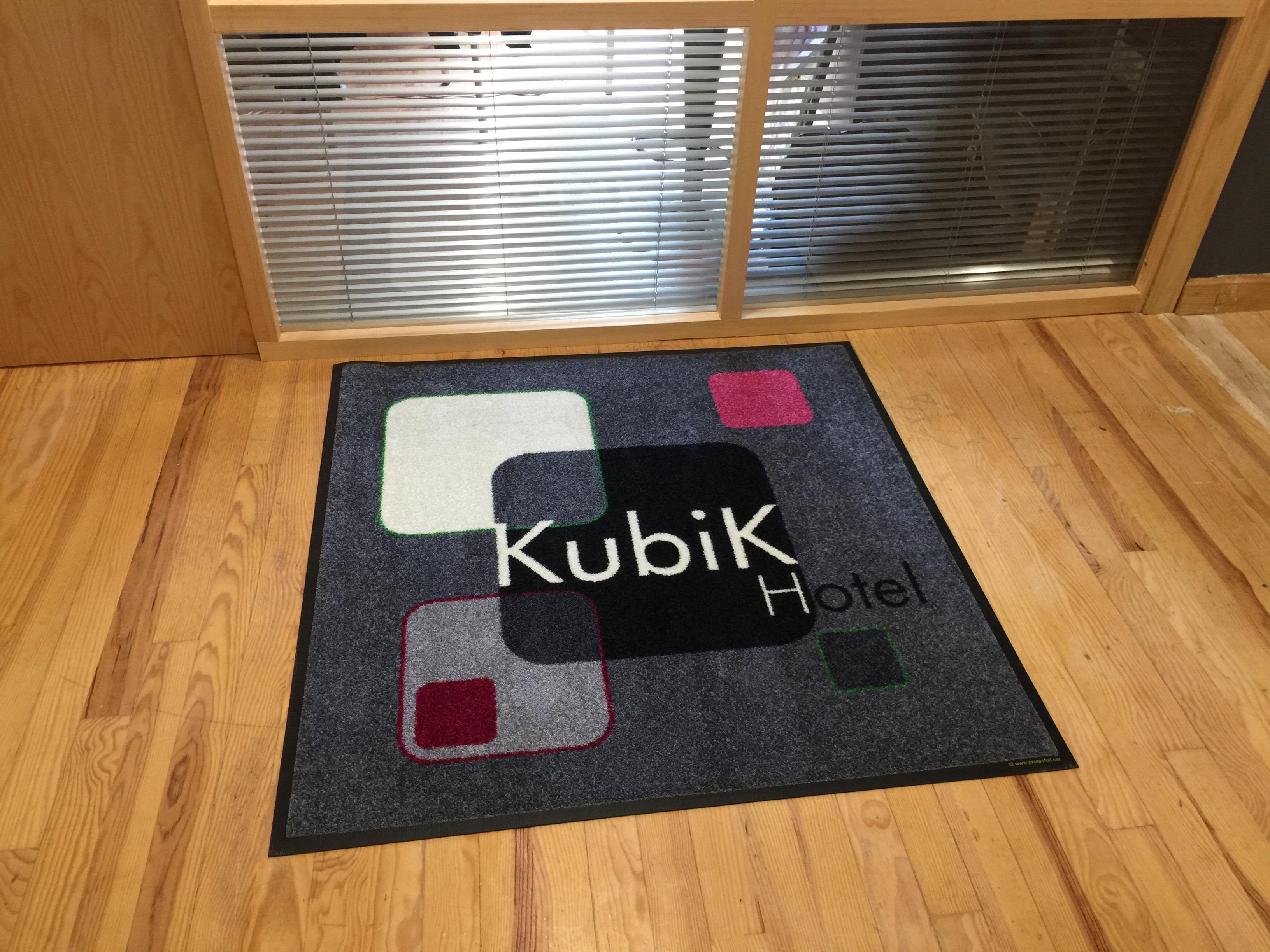 Kubik Hotel Caces Exterior foto